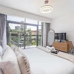 Modern Bali Vibes Studio With Pool And Palm Tree Views Jvc