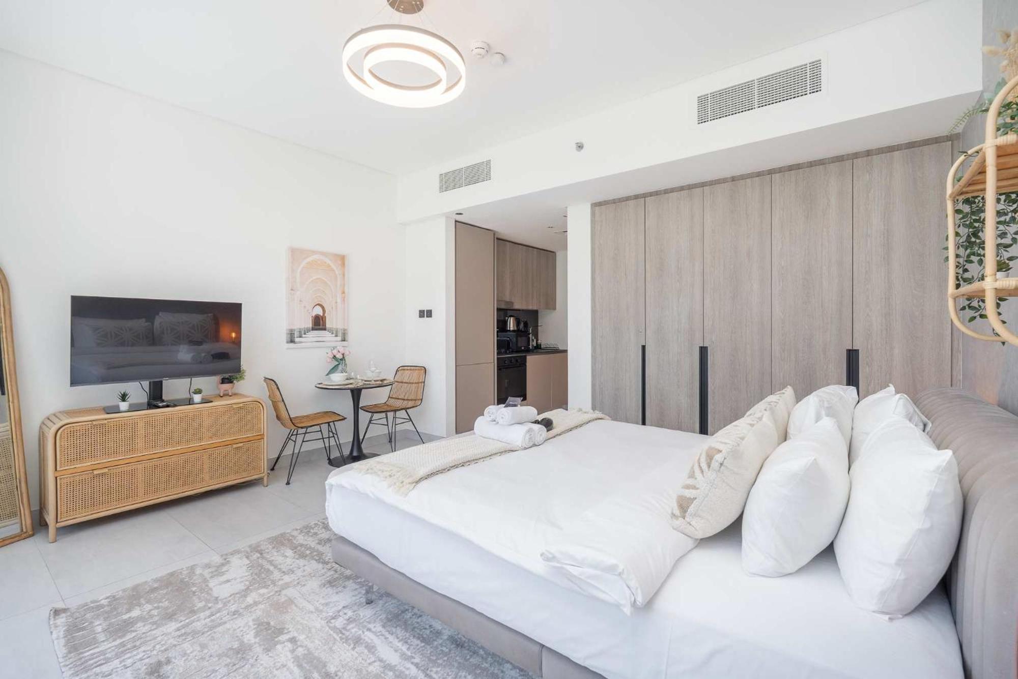 Modern Bali Vibes With Pool And Palm Tree Views Jvc Dubai